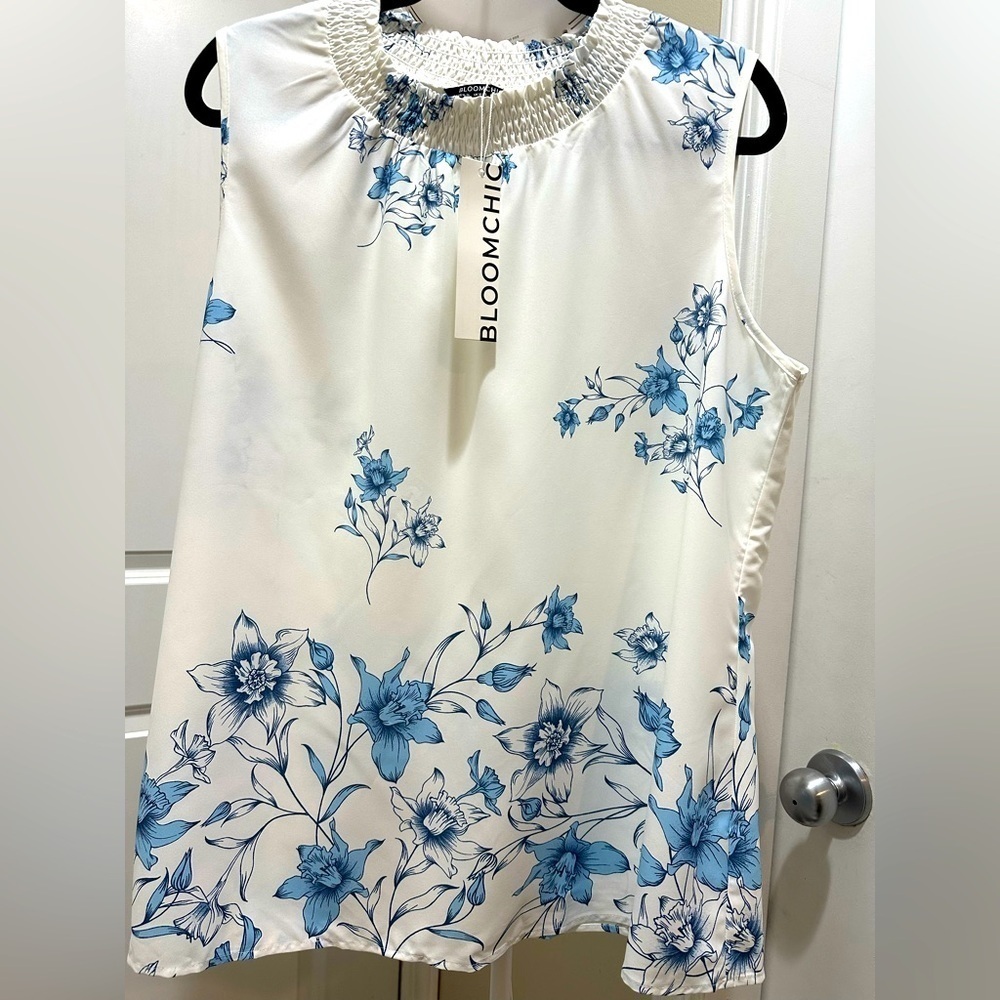 BloomChic Plus Size Navy Floral Printed Tank Top